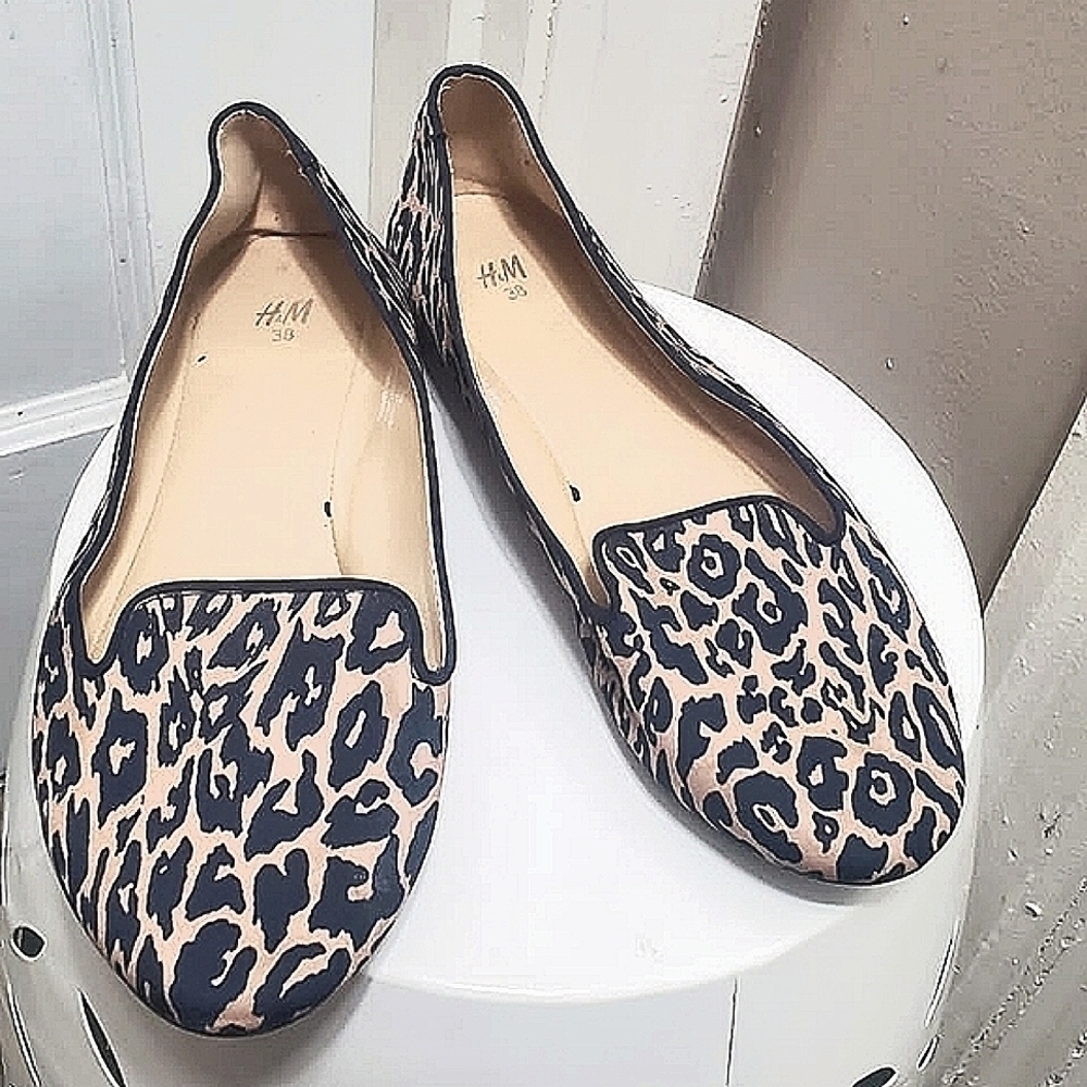 H&M Leopard print Women's Flats Size 7 🌴